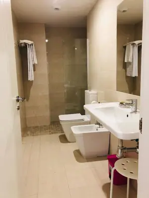 Un baño de Apartamento turísticos Puente Romano P1 1-C