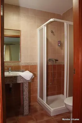 Un baño de Nuevo Hostal Paulino