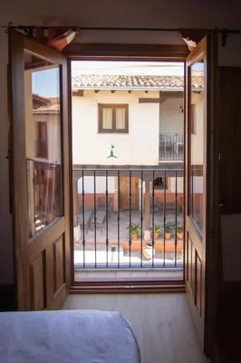 Un balcón o terraza de Hospedium Hotel Rural Abadía de Yuste
