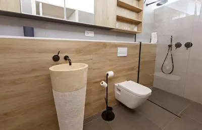 Un baño de Cáceres Deluxe