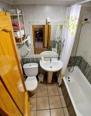 Un baño de El Desván (Candeleda)