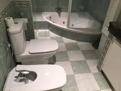 Un baño de VIVIENDA DE USO TURÍSTICO CENTRO