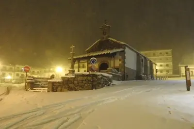 Aptos La Ceja, El Trampal y El Reloj by CASA BOLDO en invierno