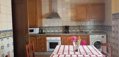 Una cocina o zona de cocina en ApartamentosTREVEJO La Noguera villamiel
