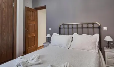 Cama o camas de una habitación en Cosy House in San Bartolomé de Pinares with Mountain View