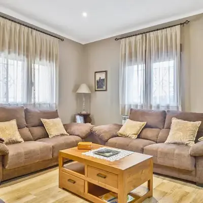 Cosy House in San Bartolomé de Pinares with Mountain View