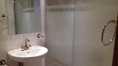 Un baño de Casa Rural La Breña