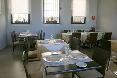 Un restaurante o sitio para comer en El Mirador de las Monjas