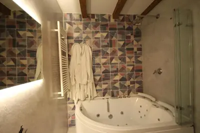 Un baño de La Rosa de los Vientos