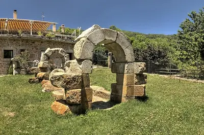 Jardín al aire libre en Apartamentos Rurales El Solitario