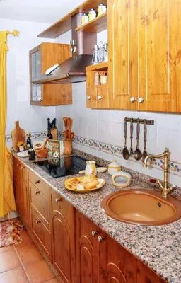 Una cocina o zona de cocina en Welcoming house in Ávila with private parking