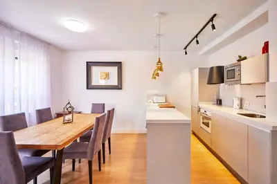 Una cocina o zona de cocina en VUT San Francisco 3