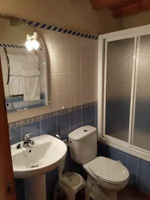 Un baño de CASA RURAL GREDOS