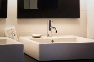 Un baño de La Plaza