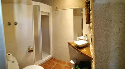 Un baño de Casa Rural La Veterinaria
