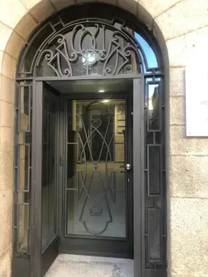 Fachada o entrada de Santa Suites