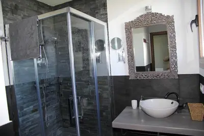 Un baño de Casa Rural El Olivar de Valdefuentes