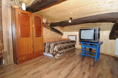 Una televisión o centro de entretenimiento en La Resbalina Casa Rural