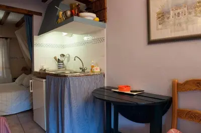 Una cocina o zona de cocina en Charming studio in Robledillo de Gata - 28 m²