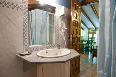 Un baño de Comfortable Apartment in Robledillo de Gata with Balcony and View