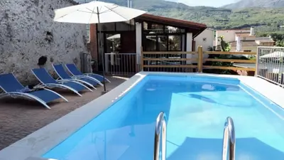 Piscina en o cerca de Elegant Villa with Private Pool in Jerte