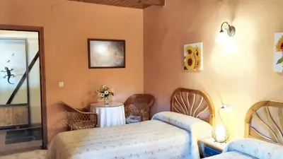 Cama o camas de una habitación en Elegant Villa with Private Pool in Jerte