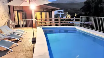 Piscina en o cerca de Elegant Villa with Private Pool in Jerte