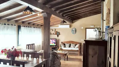 Zona de estar de Elegant Villa with Private Pool in Jerte