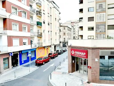 Edificio en el que se encuentra el hostal o pensión