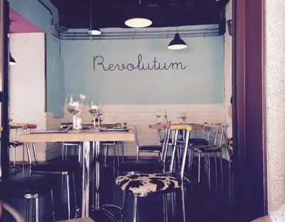 Un restaurante o sitio para comer en Hostal Alcántara