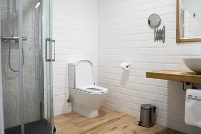 Un baño de Balhondo Open Village