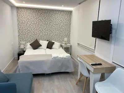 Una televisión o centro de entretenimiento en WILLMARk 1