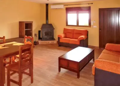 Zona de estar de Cozy house in Villamiel with mountain view