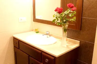 Un baño de Cozy house in Villamiel with mountain view