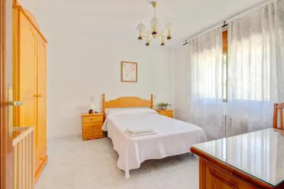 Cama o camas de una habitación en Villa-Piedralaves-aMatalasviñas-piscina-4 viviendas