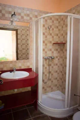 Un baño de Apartamentos Rurales Arco de Trajano