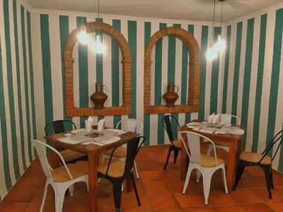 Un restaurante o sitio para comer en Hostal Altamira Guadalupe
