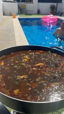 Comida en o cerca de esta casa o chalet