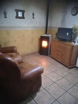 Una televisión o centro de entretenimiento en Casa La Tía Bruja