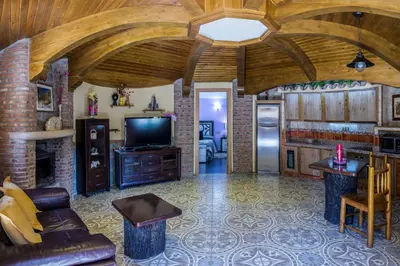 Una cocina o zona de cocina en Complejo Rural Los Chozos Valle del Jerte
