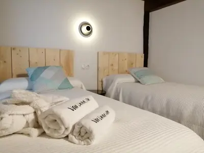 Cama o camas de una habitación en VEN LUNA, VEN Casa-SPA Astroturismo rural TR-CC-00361