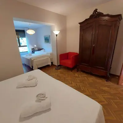 Cama o camas de una habitación en Puente Canto de Gredos