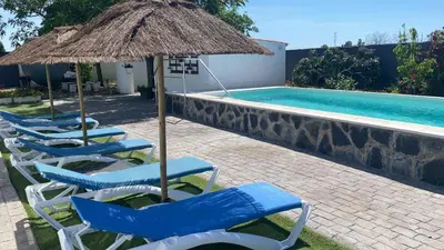 Piscina en o cerca de Casa Rural LA CASA DEL AGUA TR-BA-00184
