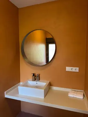 Un baño de El Roble, casitas rurales