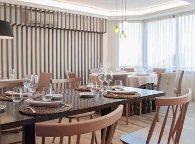 Un restaurante o sitio para comer en Hostal Concepción