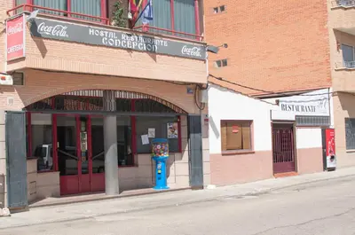 Edificio en el que se encuentra el hostal o pensión