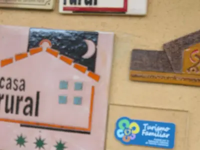 Certificado, premio, señal o documento que está expuesto en Casa Rural Arroal