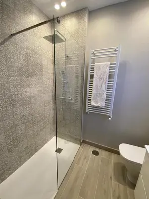 Un baño de MIRASIERRA