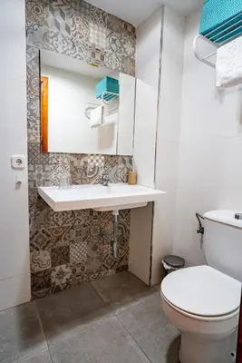Un baño de Hostal Plaza de Italia