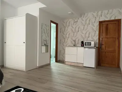 Una cocina o zona de cocina en Hostal Plaza de Italia